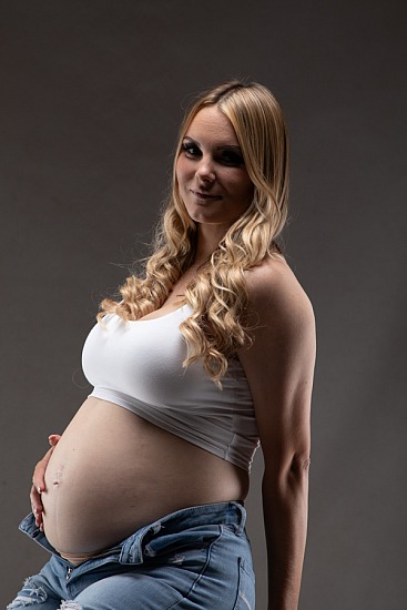 Macayla - Maternity 11-17-2024