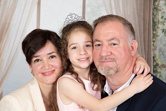 Oliday - Family Portrait 04-06-2026